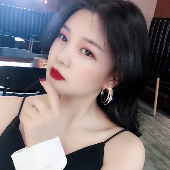 New 18k gold plated diamond hoop earrings - Picture 4 of 5